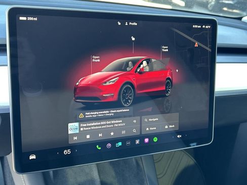 Used 2024 Tesla Model Y Performance image 22