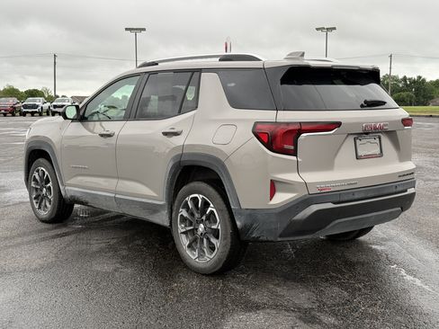 Used 2025 GMC Terrain Elevation w/ Elevation Premium Package AWD/4WD image 5