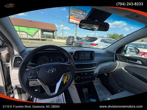 Used 2019 Hyundai Tucson SE AWD/4WD image 10