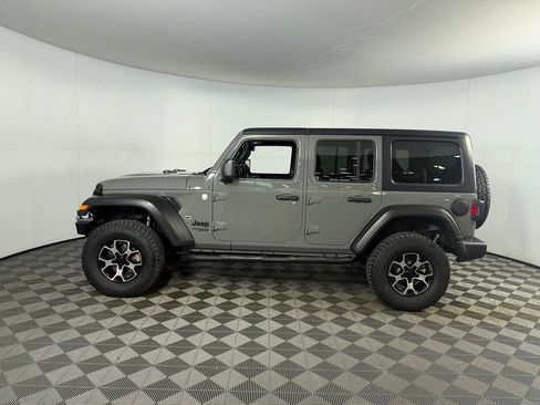 Used 2021 Jeep Wrangler Unlimited Sport AWD/4WD image 10