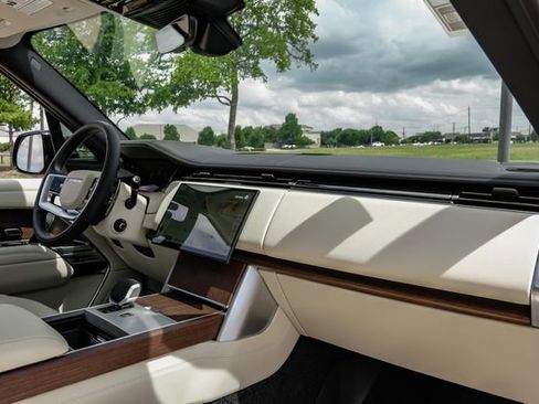 New 2026 Land Rover Range Rover SE AWD/4WD image 14