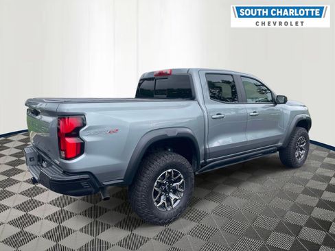 Used 2026 Chevrolet Colorado ZR2 w/ Technology Package AWD/4WD image 4