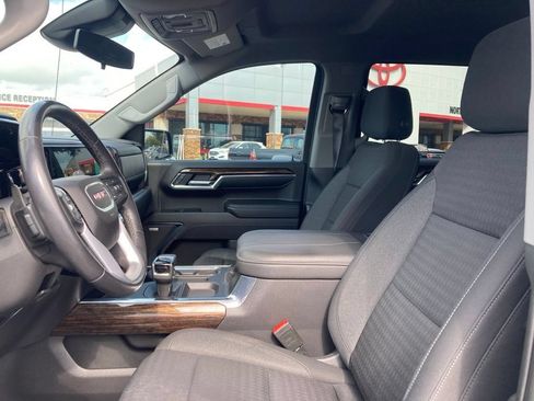 Used 2023 GMC Sierra 1500 Elevation w/ Preferred Package AWD/4WD image 9