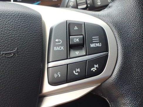 Used 2022 Ford Explorer XLT w/ Equipment Group 202A AWD/4WD image 13