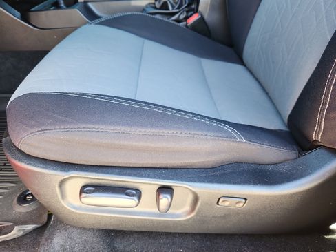 Used 2021 Toyota Tacoma TRD Off-Road w/ Technology Package image 8