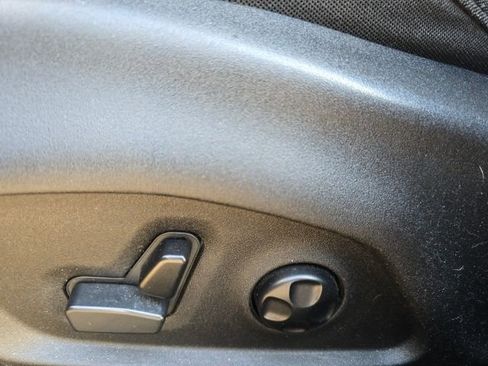 Used 2017 Jeep Renegade Latitude w/ Safety & Security Group image 6