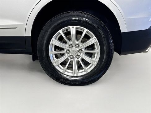 Used 2019 Cadillac XT5 FWD image 30