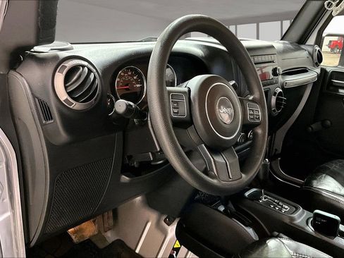 Used 2015 Jeep Wrangler Unlimited Sport AWD/4WD image 14