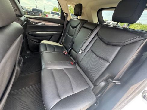 Used 2017 Cadillac XT5 Luxury w/ Driver Awareness Package AWD/4WD image 19