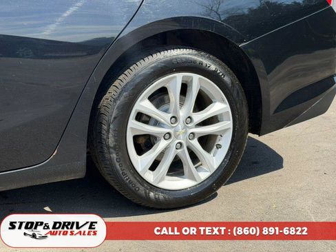 Used 2017 Chevrolet Malibu LT FWD image 9