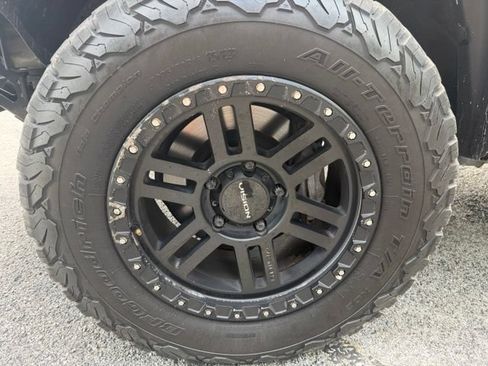 Used 2017 Toyota Tundra 4x4 CrewMax image 13