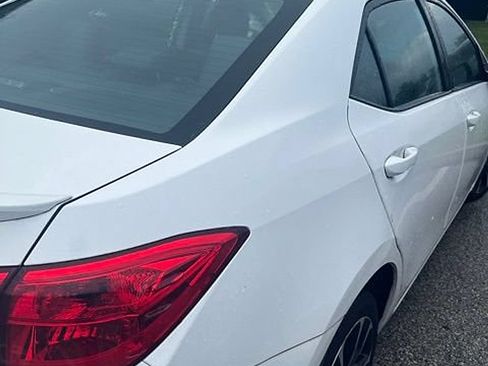 Used 2018 Toyota Corolla SE FWD image 21
