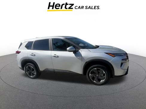 Used 2025 Nissan Rogue SV image 1