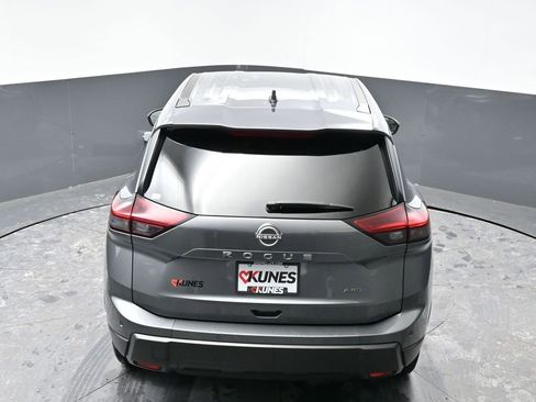 Used 2024 Nissan Rogue S AWD/4WD image 46