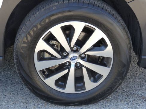 Used 2024 Subaru Outback Premium AWD/4WD image 13