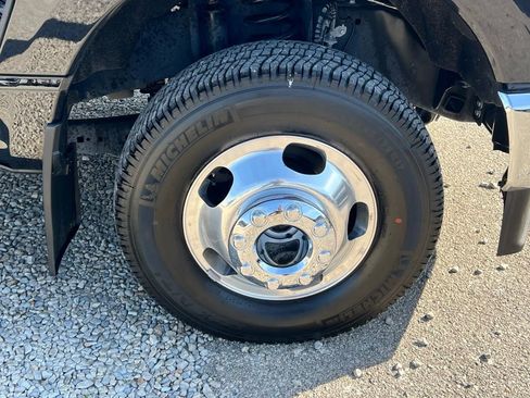 Used 2024 Ford F350 Lariat w/ FX4 Off-Road Package image 10