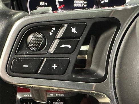 Used 2021 Porsche Cayenne S image 25