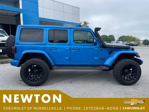 Used 2022 Jeep Wrangler Unlimited Sahara AWD/4WD image 17