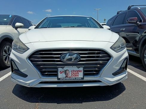 Used 2019 Hyundai Sonata SE FWD image 2