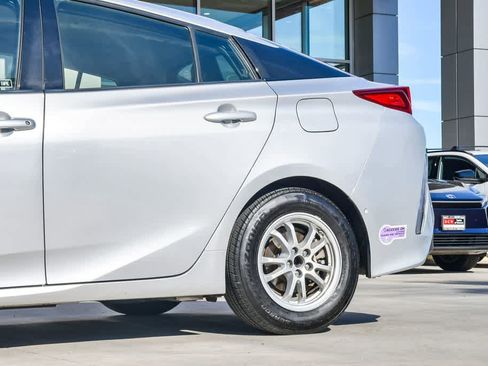 Used 2019 Toyota Prius Prime Advanced image 11