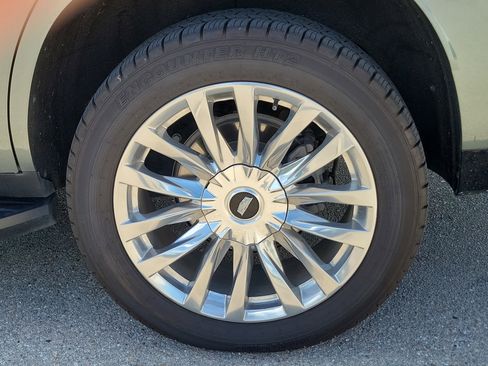 Used 2023 Cadillac Escalade Premium Luxury image 8