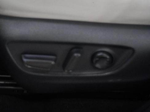 Used 2019 Toyota RAV4 Limited w/ Cold Weather Package AWD/4WD image 18