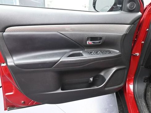Used 2020 Mitsubishi Outlander SE AWD/4WD image 20