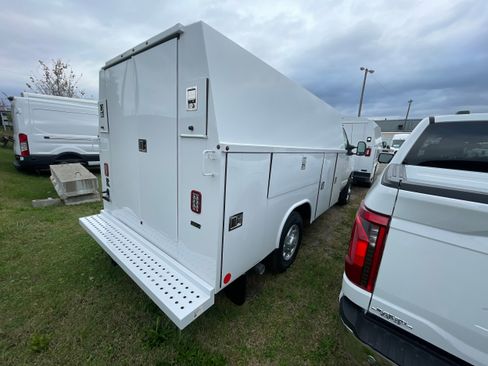 New 2025 Ford E-350 and Econoline 350 Super Duty w/ Power Equipment Group image 5