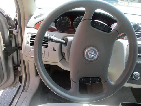 Used 2006 Buick Lucerne CX w/ Entertainment Package FWD image 12