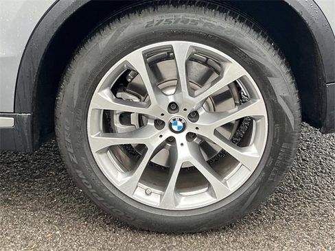 Used 2025 BMW X5 xDrive50e w/ Premium Package image 11