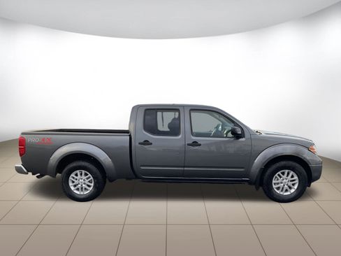 Used 2018 Nissan Frontier PRO-4X image 2