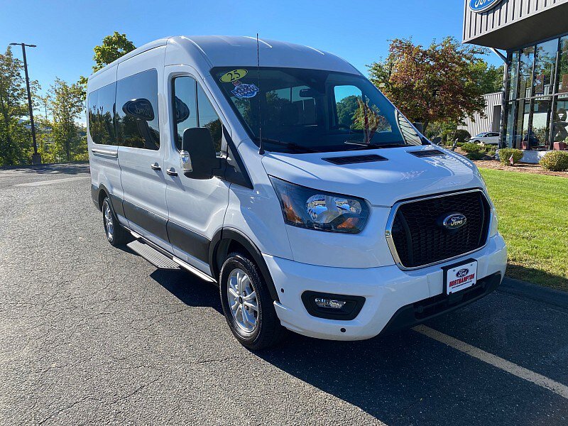 Used 2025 Ford Transit 350 XLT RWD image 3