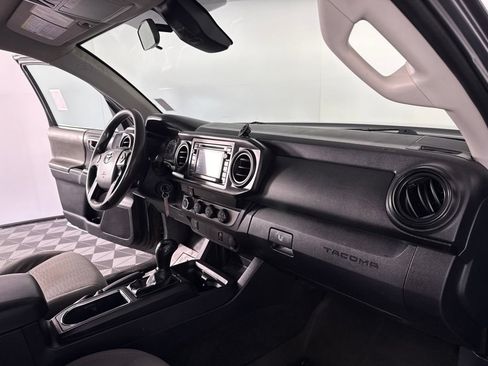 Used 2019 Toyota Tacoma SR AWD/4WD image 29