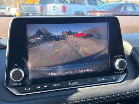 Used 2023 Nissan Rogue SV image 25