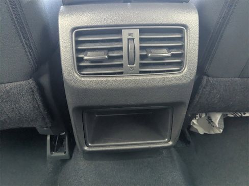 Used 2024 Nissan Rogue S image 16