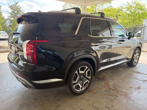 Used 2024 Hyundai Palisade Limited FWD image 3
