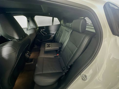 Used 2025 BMW X2 xDrive28i w/ M Sport Package image 29