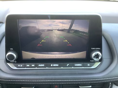 Used 2023 Nissan Rogue SV image 17