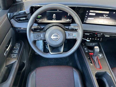 New 2025 Nissan Kicks SR image 11