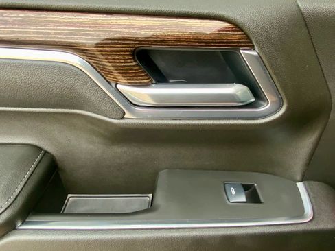 Used 2025 GMC Sierra 1500 Elevation image 51