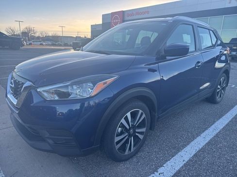 Certified 2019 Nissan Kicks SV image 3