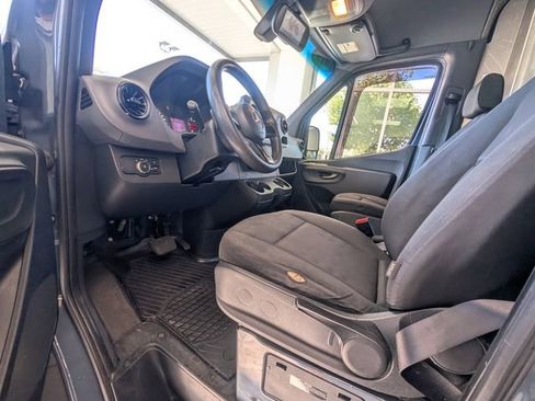 Used 2019 Mercedes-Benz Sprinter 144 image 6