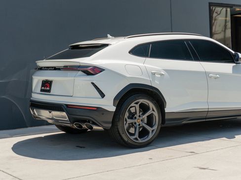 Used 2020 Lamborghini Urus AWD/4WD image 32