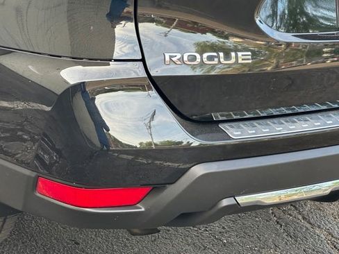 Used 2019 Nissan Rogue S w/ Special Edition Package AWD/4WD image 13