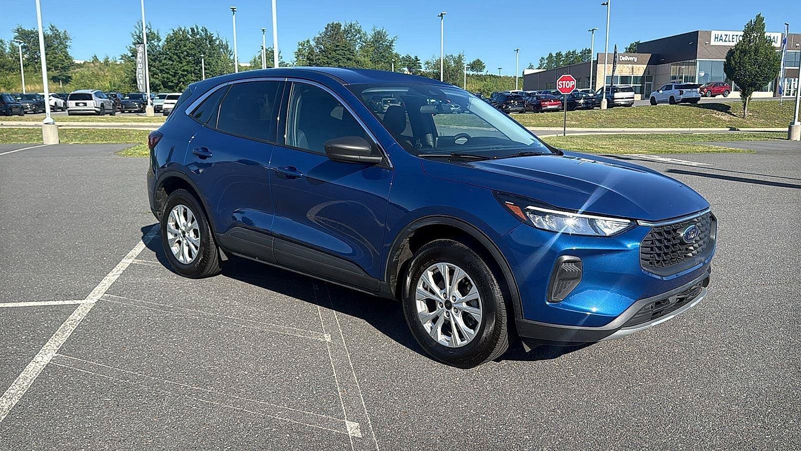Used 2023 Ford Escape Active AWD/4WD image 2