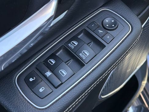 Used 2022 RAM 1500 Laramie AWD/4WD image 14