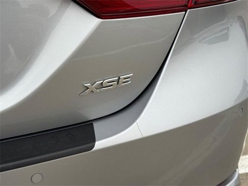 Used 2020 Toyota Camry XSE image 6