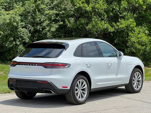 Certified 2025 Porsche Macan AWD/4WD image 6