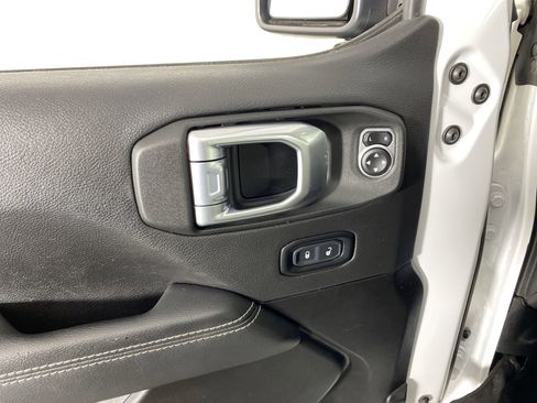 Used 2023 Jeep Wrangler Unlimited Rubicon 4xe w/ Cold Weather Group AWD/4WD image 16