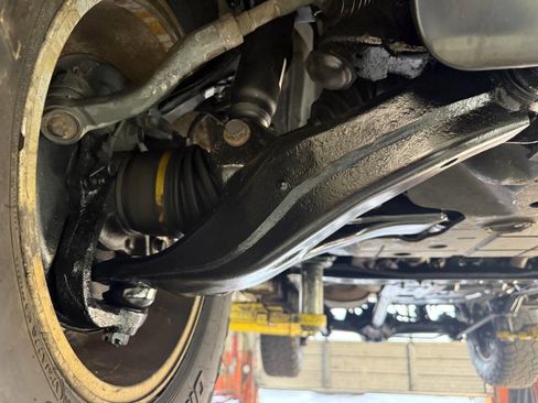 Used 2003 Lexus LX 470 4WD image 74